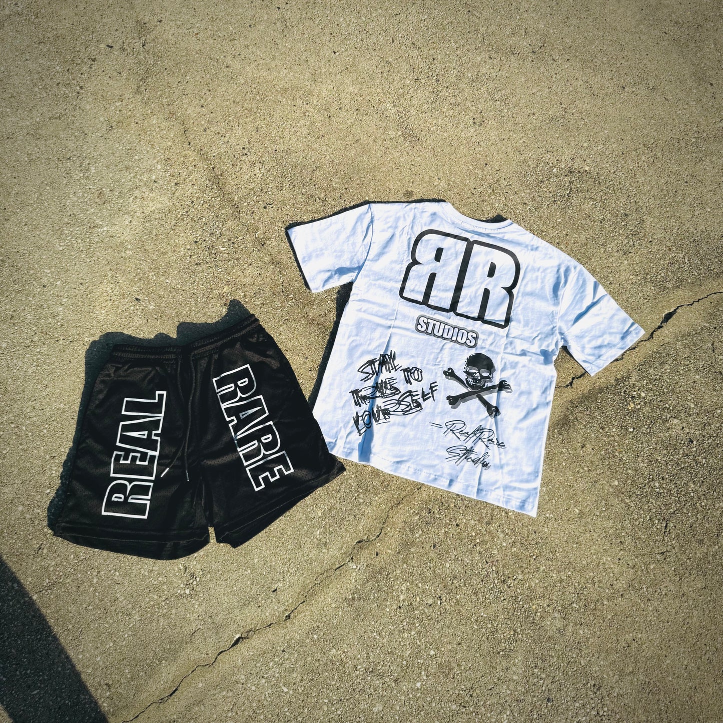 Mesh Sets Black